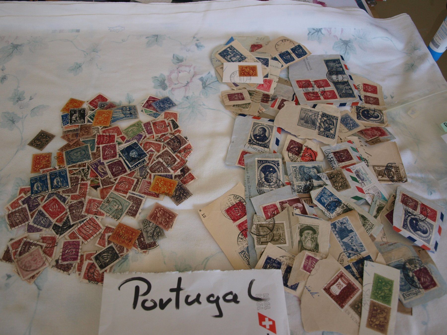 Tutti i francobolli: Portugal ca 200 Marken = 30 g – Usato da Aarau venduto da Marcele0