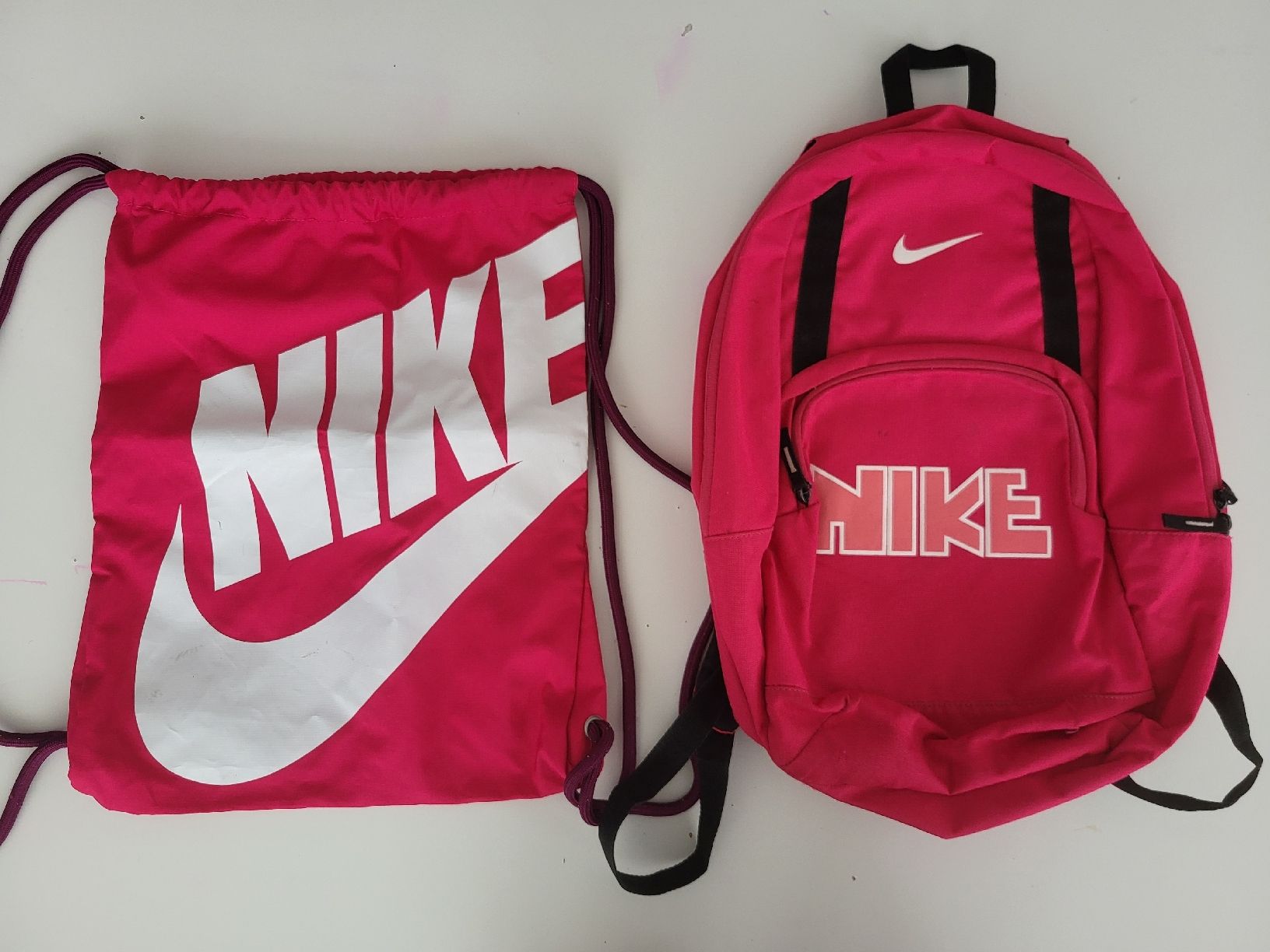 Nike Borse & Zaini: Nike Turnbeutel & Rucksack – Usato da Basel venduto da Ywana 1