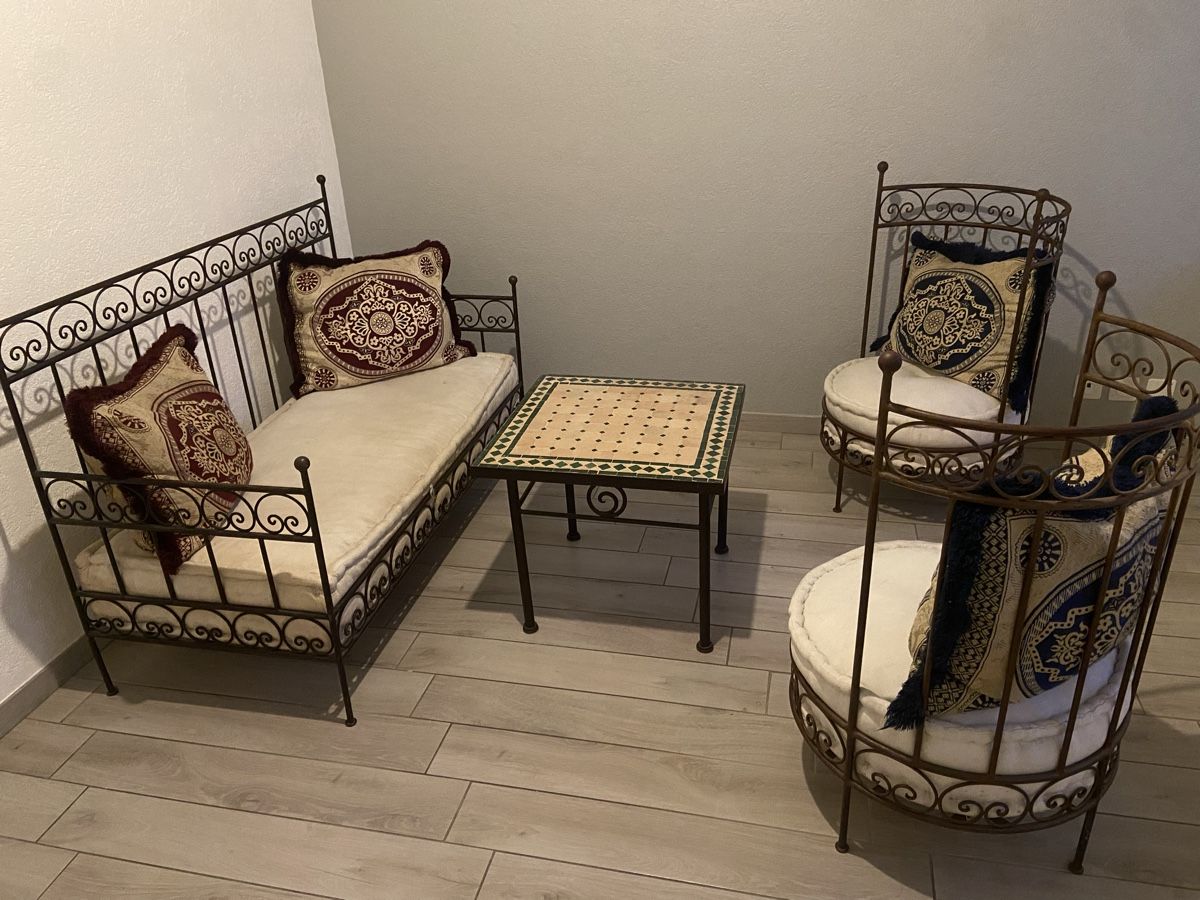 Divani: Salon marocain artisanal, fer forgé – Usato da Tramelan venduto da oceane64
