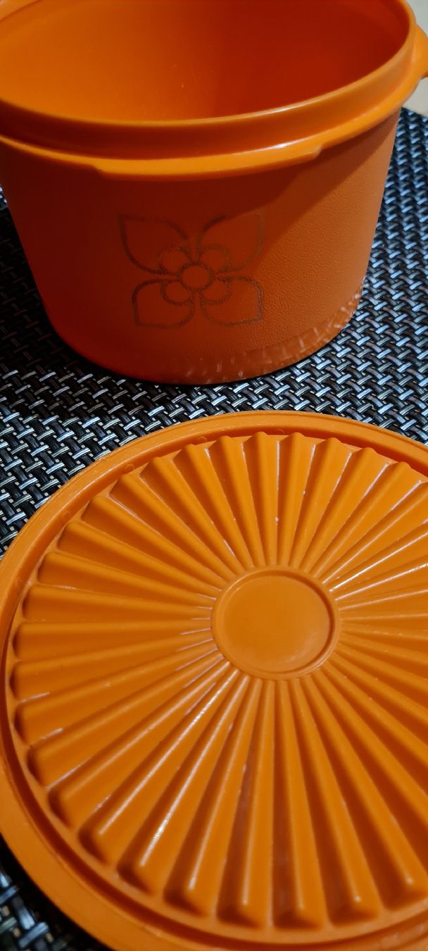 Tupperware Contenitori & Simili: Vintage Tupperware Dose orange – Usato da Münsingen venduto da Cuci31 2