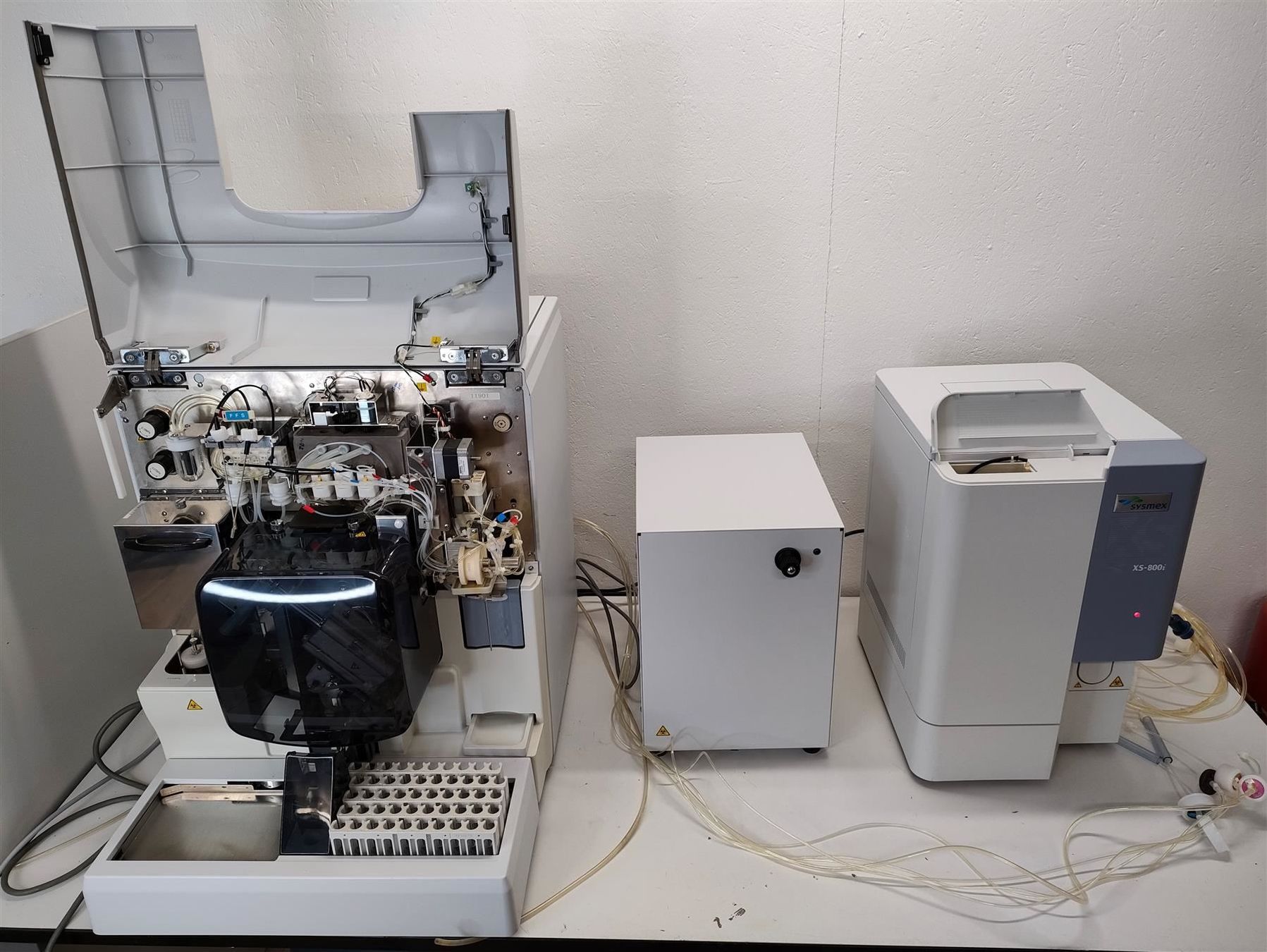 Attrezzature mediche: Sysmex  XT 4000I & XS 800I set – Usato da Niederdorf venduto da LeptonAG_Labor 1