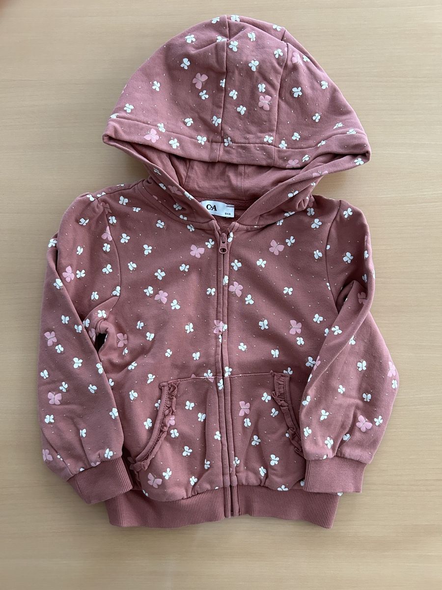 Pullover & Sweatshirts: 4 Mädchenpullover – Gebraucht aus Forch von CorinneB-K 4