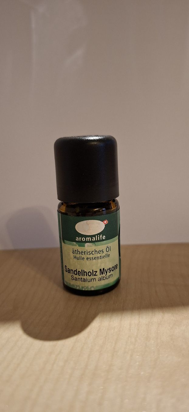 Ätherische Öle: Aromalife ätherisches Öl Sandelholz Mysore 5ml – Gebraucht aus Kirchberg SG von jackpearl
