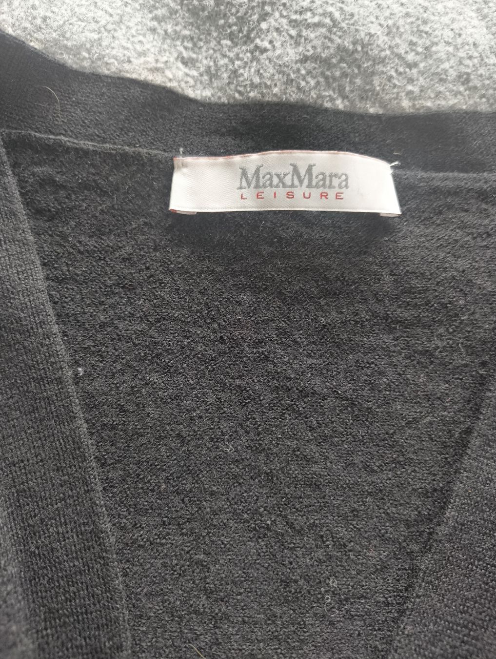 Max Mara Maglioni & Felpe: MaxMara Strickjacke Wolle – Usato da Stein am Rhein venduto da DaOhana 1