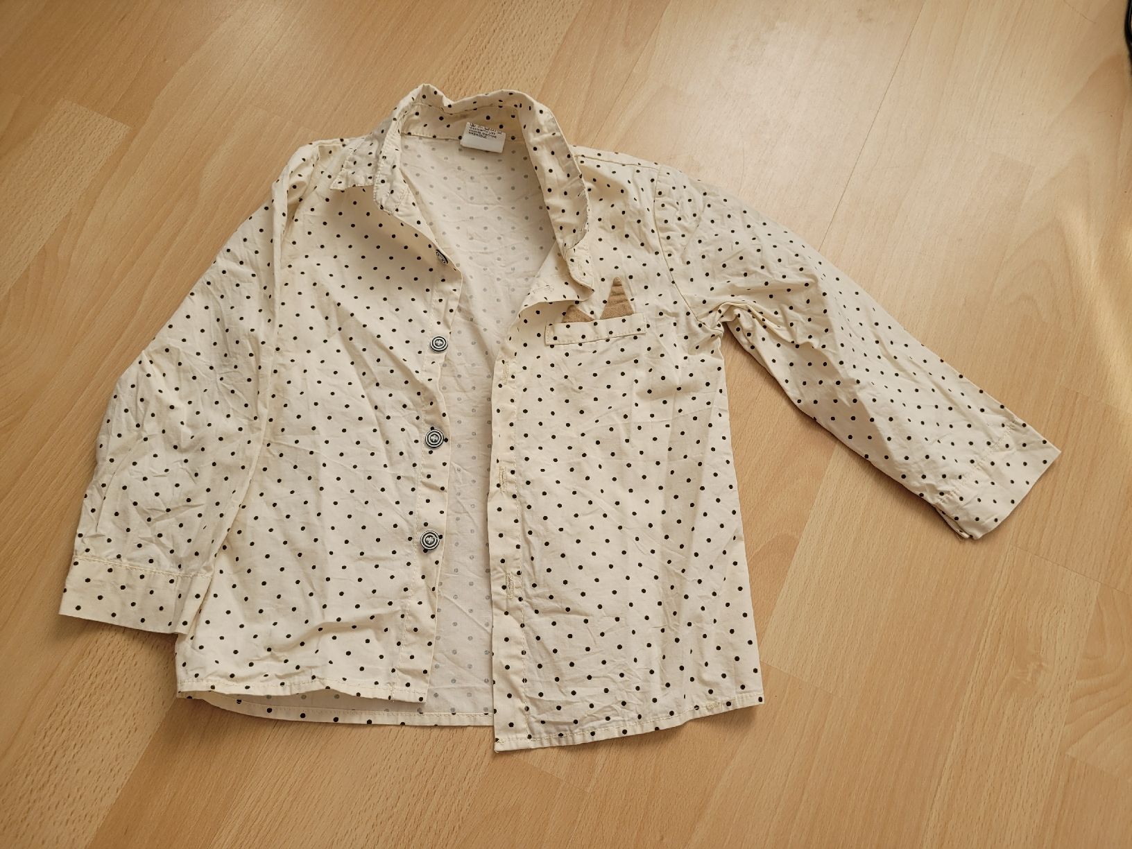 Hemden, T-Shirts & Polos: Hemd gr. 110 – Gebraucht aus Inwil von Flower2325