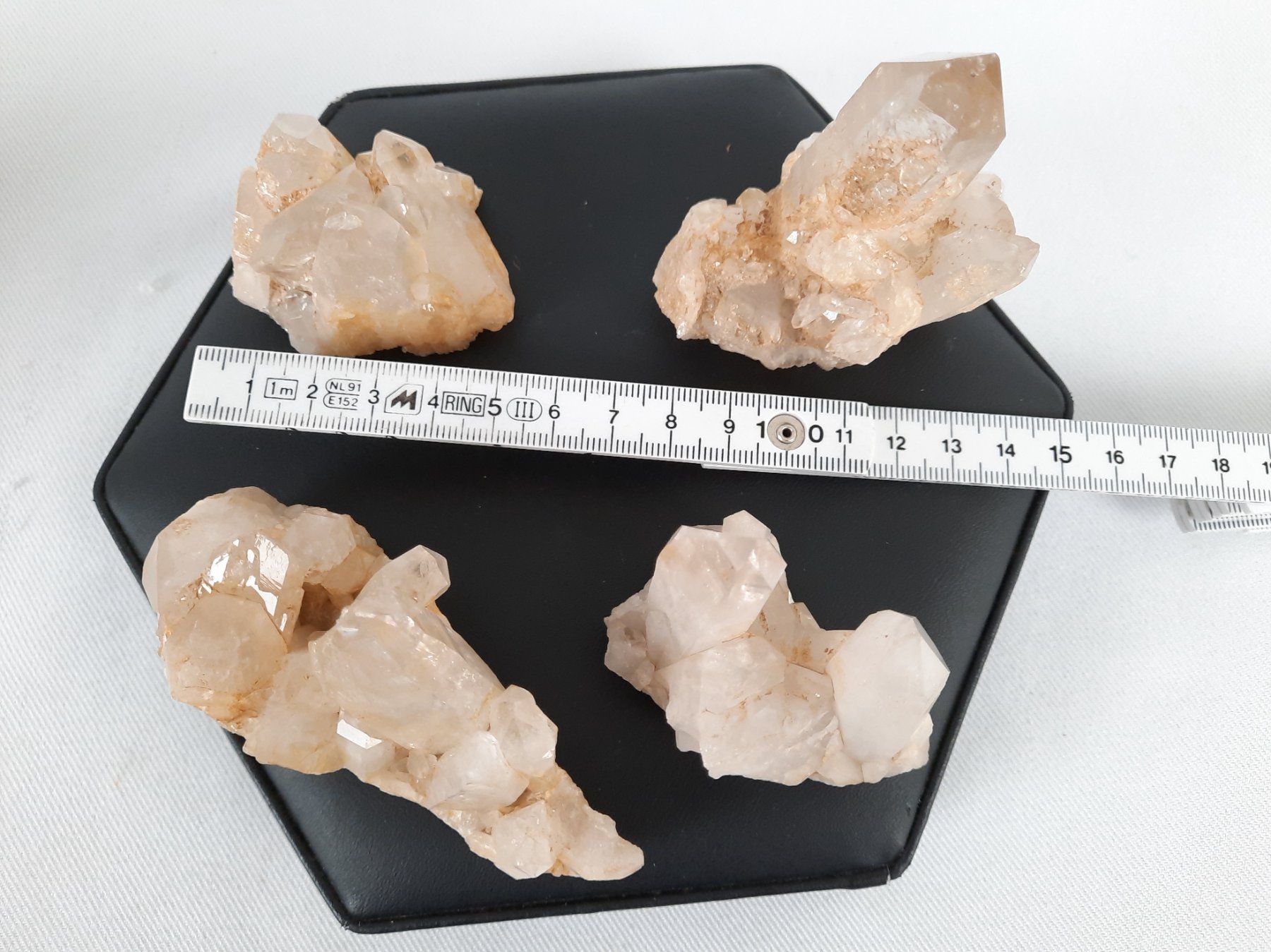 Mineralien & Heilsteine: Bergkristalle 4 Stück – Gebraucht aus Beinwil am See von Restwert_Beinwil 6