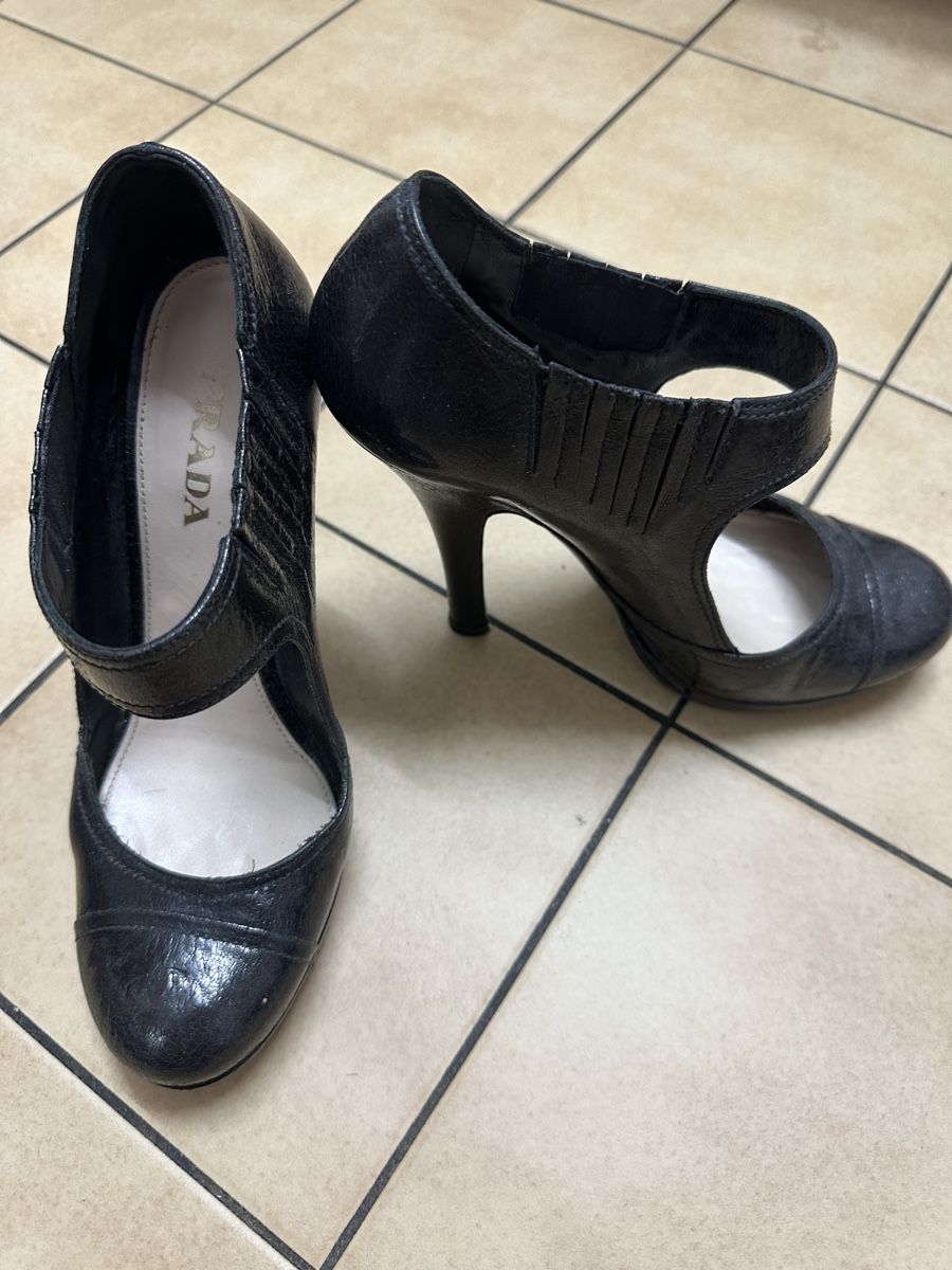 Prada Scarpe da donna: Prada Lederschuhe 38 – Usato da Zuchwil venduto da annaroos