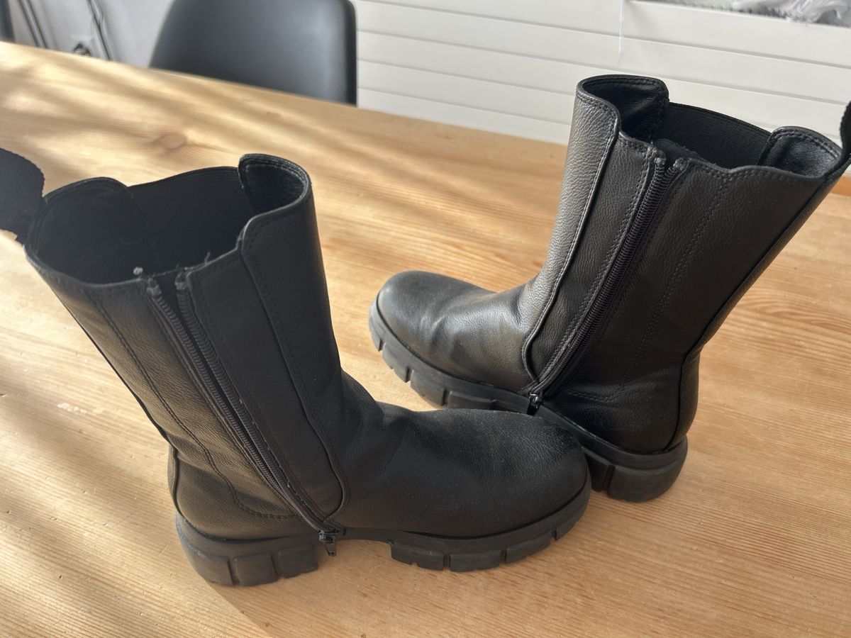 Esprit Scarpe per ragazze: Chelsea Boots von Esprit, Grösse 36 – Usato da Urtenen-Schönbühl venduto da Lalablue 2
