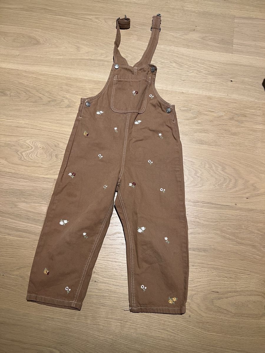 Lotti & Set di vestiti: Mädchen Kleiderpaket 116-130 – Usato da Steinhausen venduto da spanko