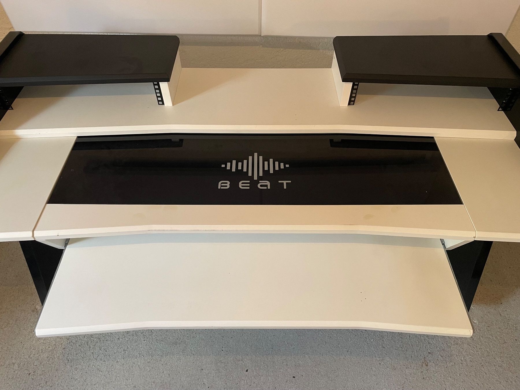 Musikinstrumente: Studiotisch / Studiodesk Beat – Gebraucht aus Horgen von goldfinger1 7