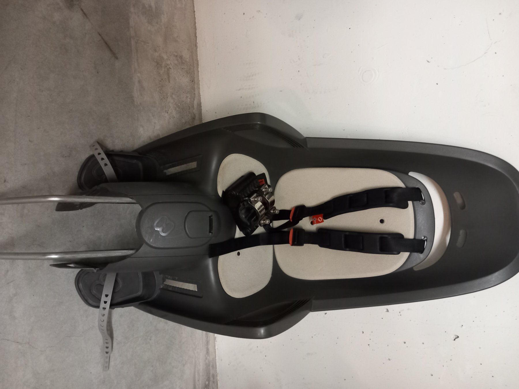 Hamax Pezzi di ricambio: Fahrrad-Kindersitz hinten – Usato da Mauren FL venduto da hop_s8mp