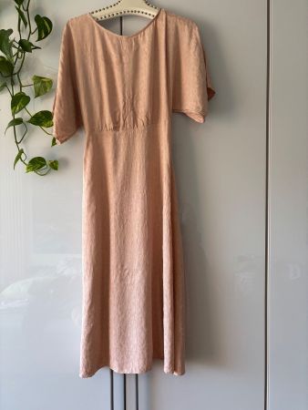ARKET rosa Kleid mit Rückenausschnitt Gr. 36