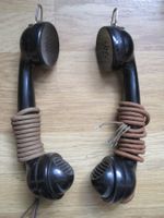 2 antike Telefonhörer