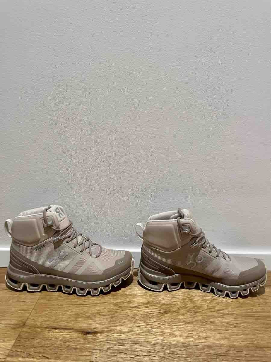 On Scarpe da donna: On Cloud Wanderschuh Damen Grösse 36.5 neuwertig – Nuovo (secondo la descrizione) da Zufikon venduto da Mlaue 1