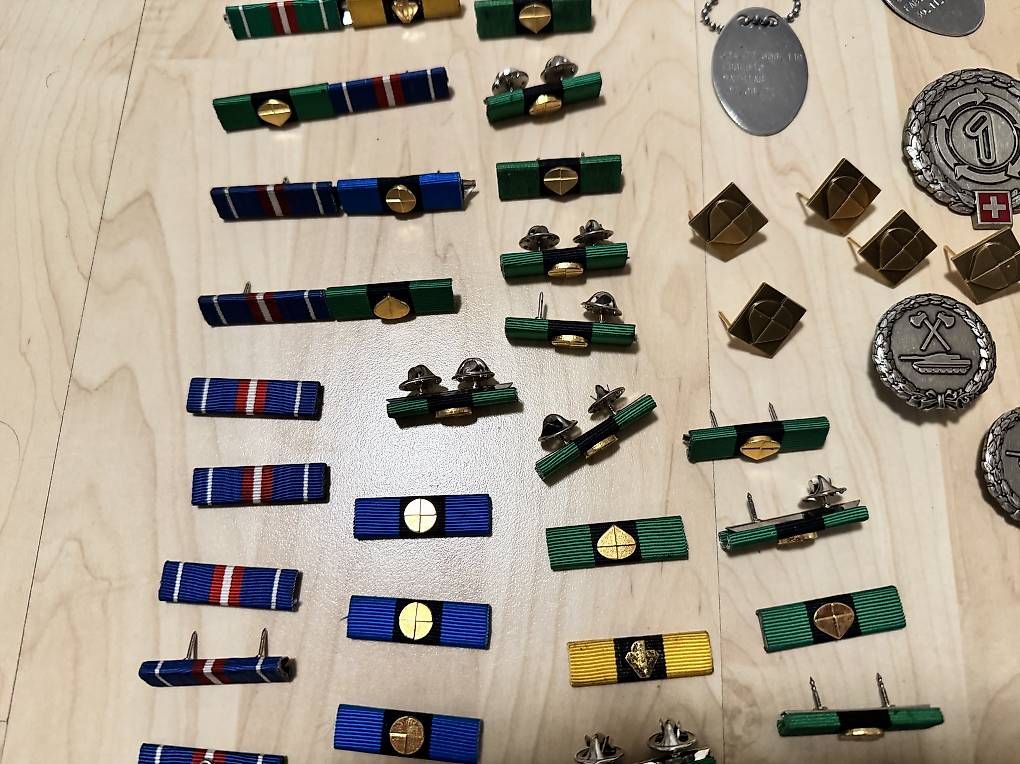 Placchette & Badge: Schweizer Militär-Abzeichen – Usato da St. Gallen venduto da mel_gg2g 4