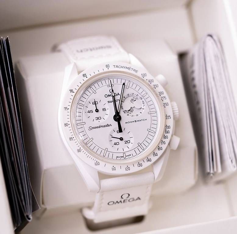Montres: Swatch Moonswatch Snoopy – D'occasion à Perlen par bta_f9my