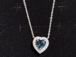 2.2 cts Natural Sapphire & Diamond White Gold necklace