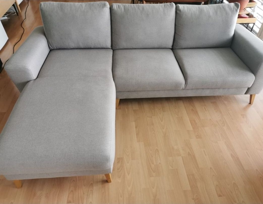 Divani: sofa mittelgrau – Usato da Wiesendangen venduto da krummel01