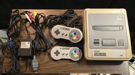 Nintendo Super NES Konsole mit 2 Controllern gebraucht