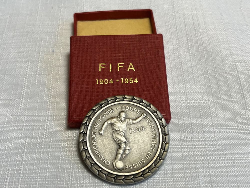 TROISIÈME RÉPUBLIQUE Médaille, 30 Ans De Lutte Pour La France Et Le Roi Sup,fme 888833,a