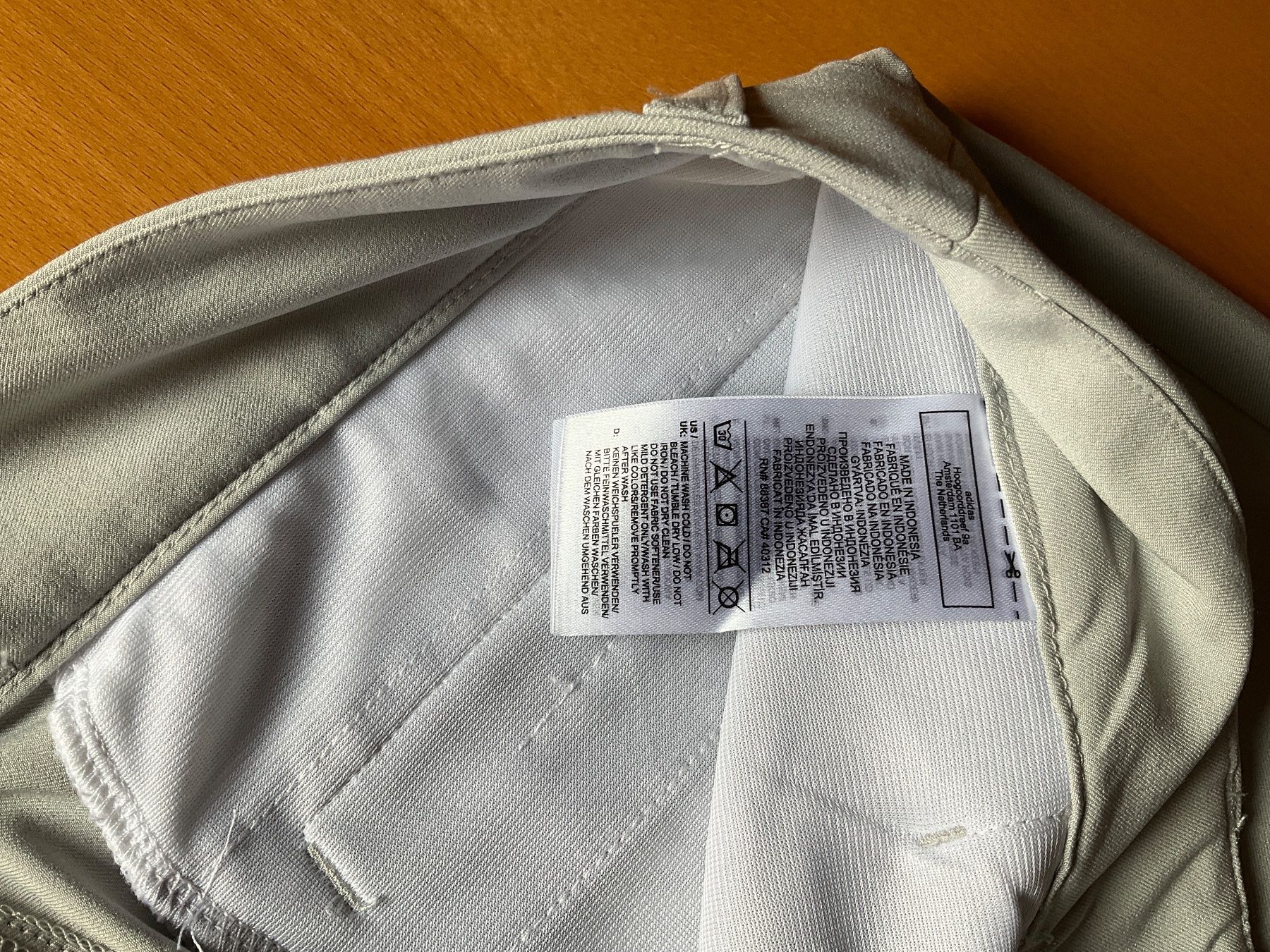 Pantaloni: ADIDAS pantalon & short – Nuovo (secondo la descrizione) da Gland venduto da DL2004 3