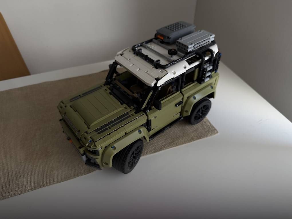 Lego Jeux de construction: LEGO Technic 42110 Land Rover Defender neu – D'occasion à Untervaz par Clambu 2