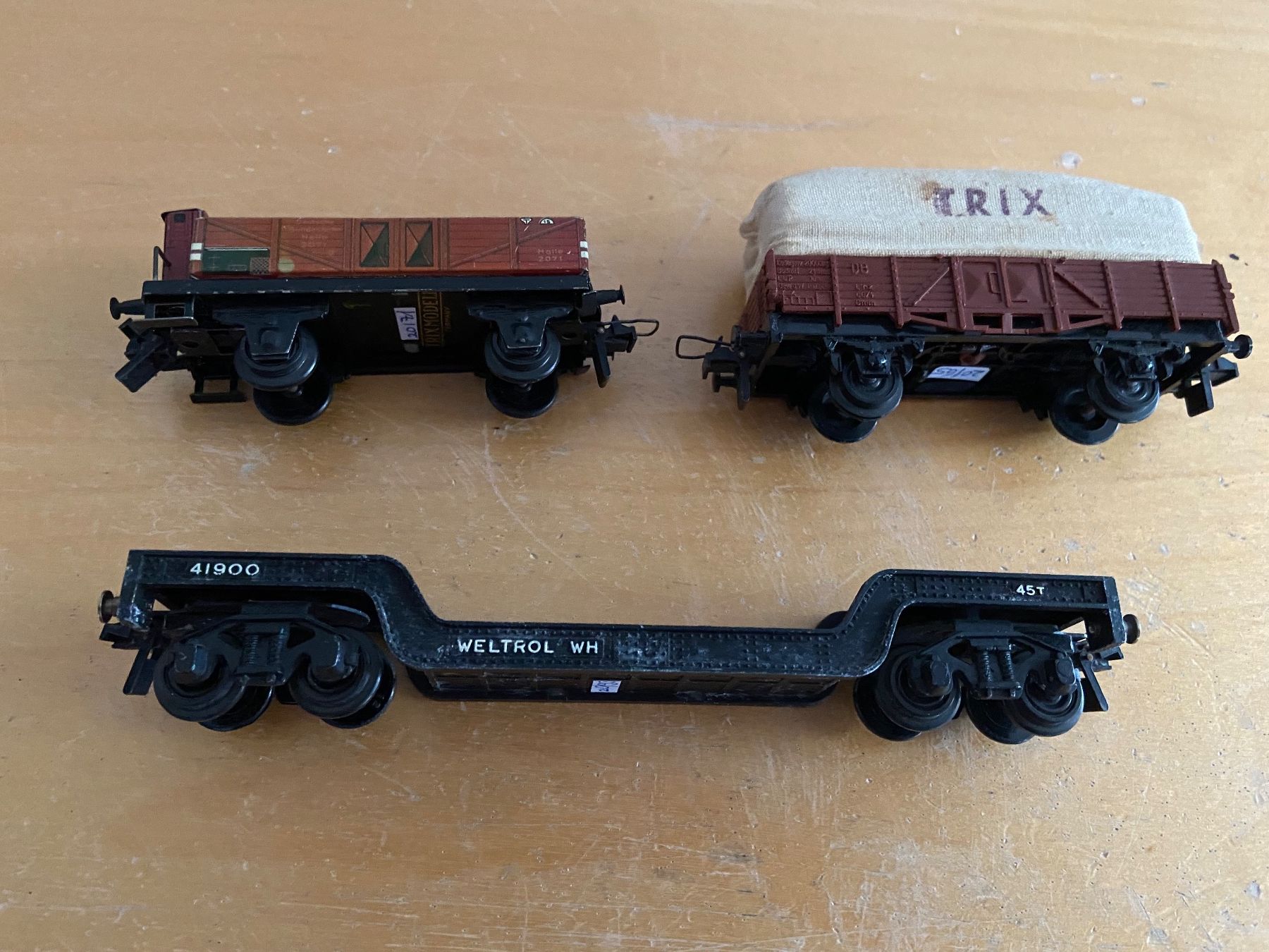 Trix Modellini di ferrovie: 3 Trix Express Güterwagen – Usato da Basel venduto da Relaphe 1
