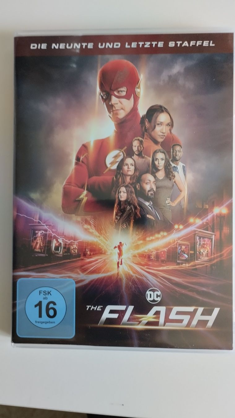 Tutti i DVDs: THE FLASH STAFFEL 9 / 3 DVDs – Usato da Basel venduto da Bal-Sagoth