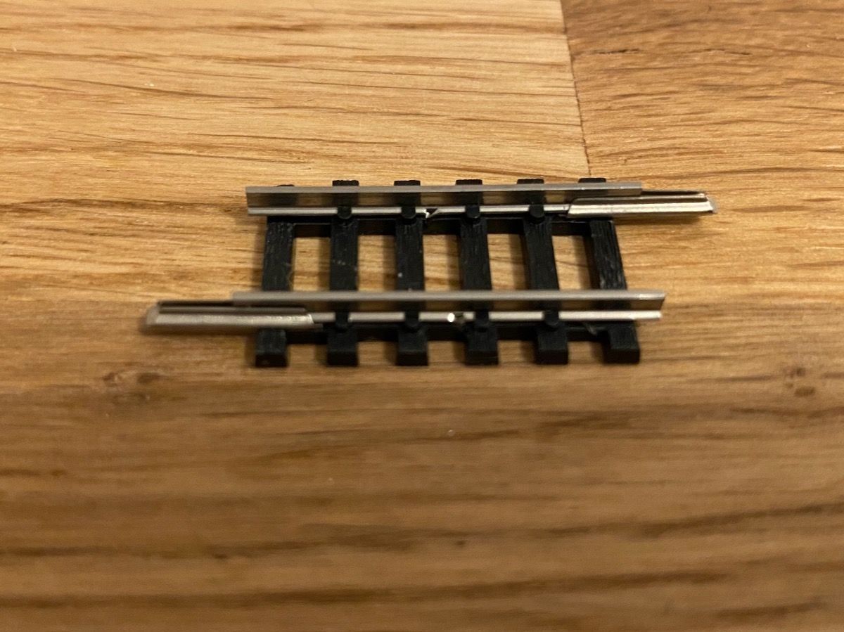 Trix Modellini di ferrovie: Minitrix 14908 Gerades Gleis 27,9mm – Nuovo (secondo la descrizione) da Schlierbach venduto da Look8