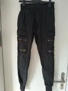 Cargohose mit Reissverschluss Details Gr. 176