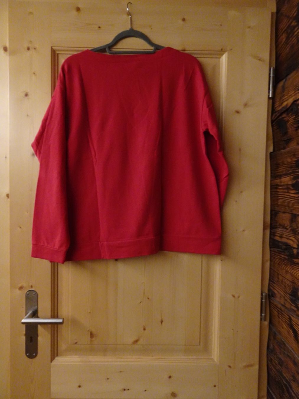 Maglioni & Felpe: Uni roter Basic Pulli von JUVIA Gr. L - 42637 – Usato da Küssnacht am Rigi venduto da Good4Deckeli 2