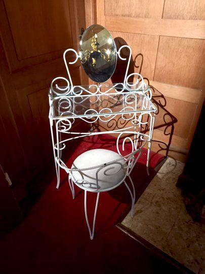 Tavoli da trucco: Coiffeuse & chaise style 1950 – Usato da Ponts-de-Martel venduto da Henri-Louis 2