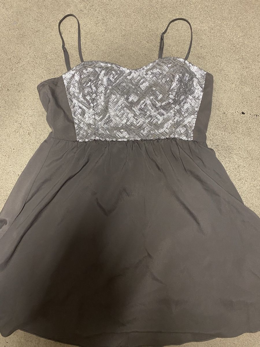 Vestiti: Pailetten-Kleid – Usato da Luzern venduto da oli_6x2r