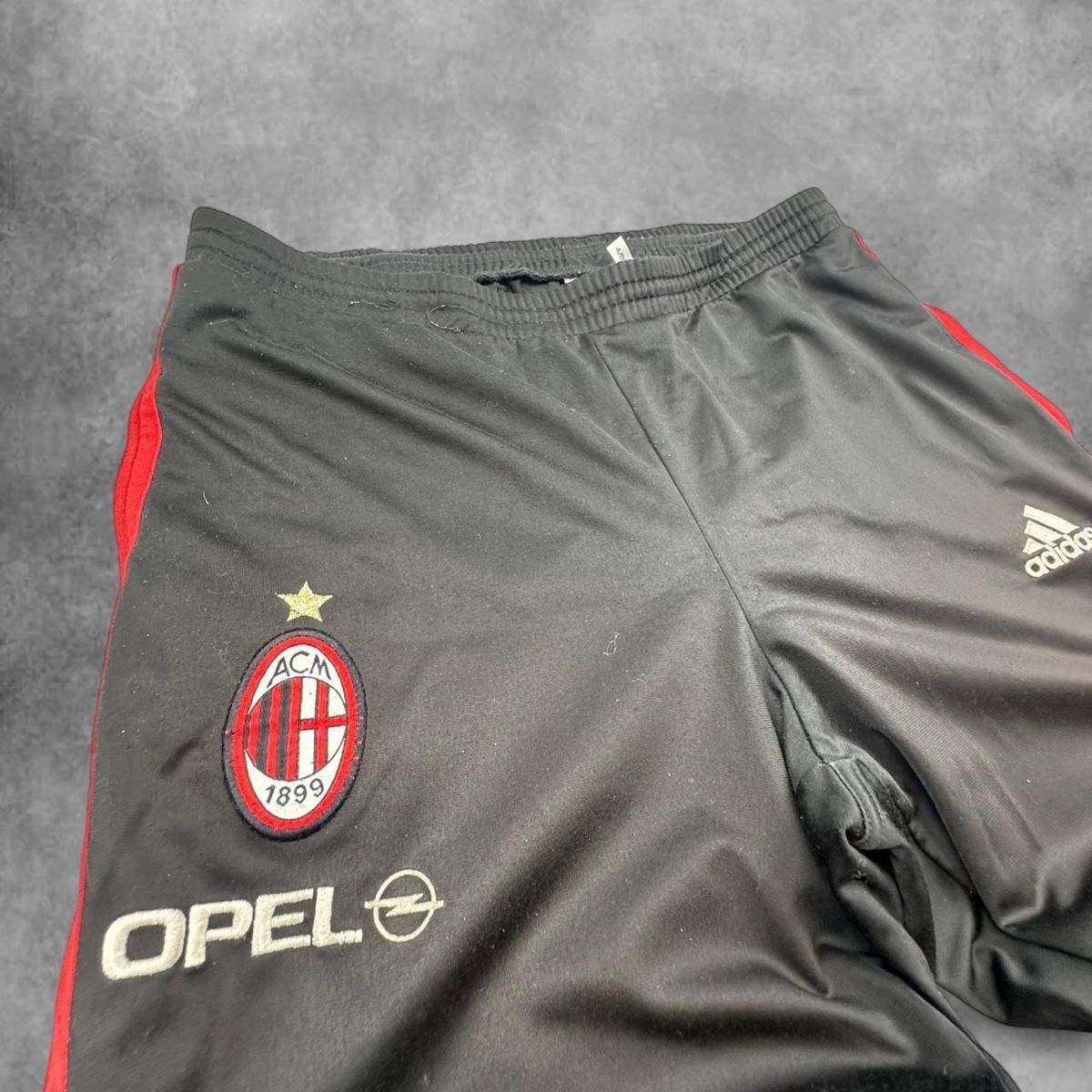Adidas Pantaloni: Adidas AC milan sweatpants – Usato da Erlinsbach SO venduto da TogaResell 1