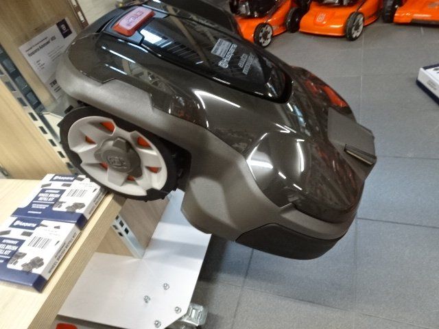 Husqvarna Tagliaerba: Automower 415X Husqvarna – Nuovo e nell'imballaggio originale da Rüegsbach venduto da HusqvarnaShop3418 2