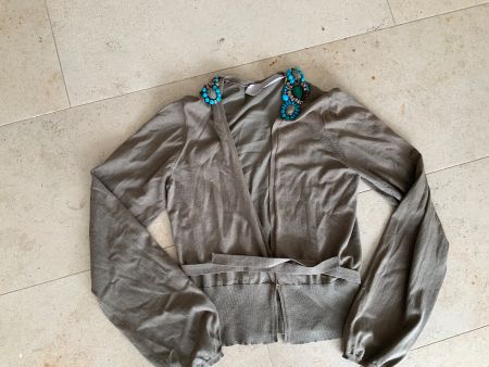 Schumacher Strickjacke Gr. S mit Steinapplikation, mit Seide