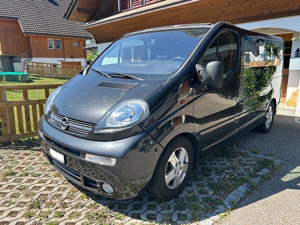 Opel Veicoli commerciali: Opel Vivaro 2,5 TD – Usato da Bächli (Hemberg) venduto da Mech88