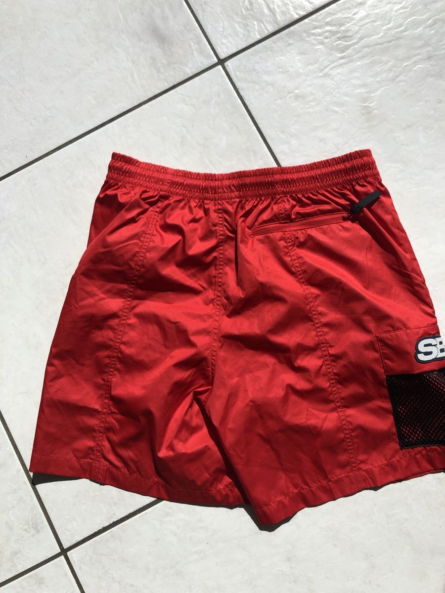 Pantaloni: Short Nike SB taille M – Usato da Colombier NE venduto da thomasarquint