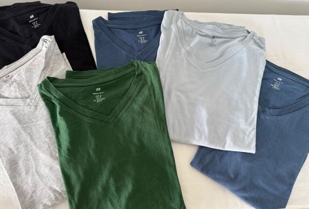 6 Herren T-Shirts V-Ausschnitt verschiedene Farben Grösse M