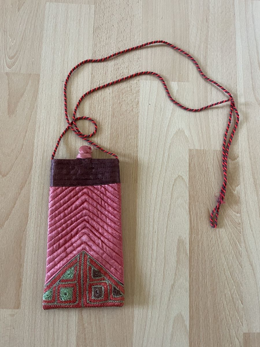 Sonstige Kleidung & Accessoires: Handytasche, Brillenetui – Gebraucht aus Kriens von Noemijulia7