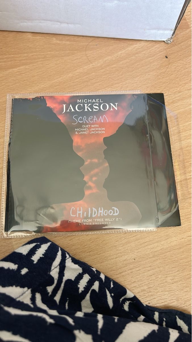 CDs: Michael Jackson Scream Childhood cd – Gebraucht aus Herbetswil von rotekatze84