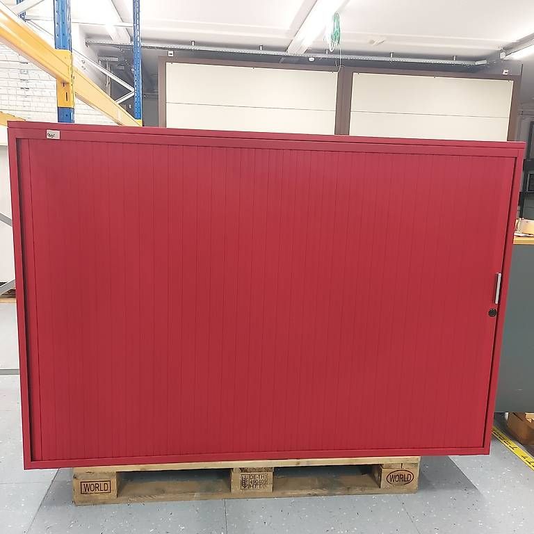 Armoires: Rolladenschrank / Barmöbel – D'occasion à Bärau par Lehmann3552 1