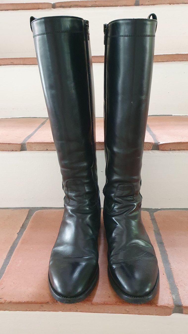 Damenschuhe: Elegante, schwarze Lederstiefel – Gebraucht aus Jona von Lucie.P 1