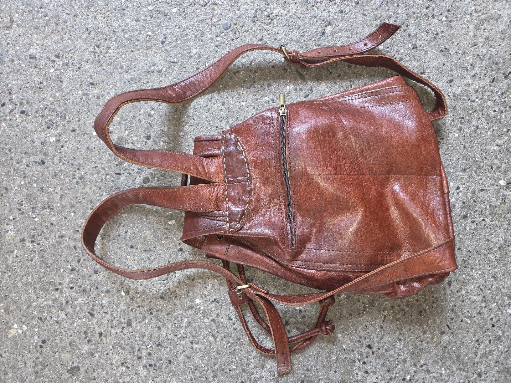 Sacs à dos: Schöner kleiner Leder Rucksack  – D'occasion à Zürich par z.b.89 1