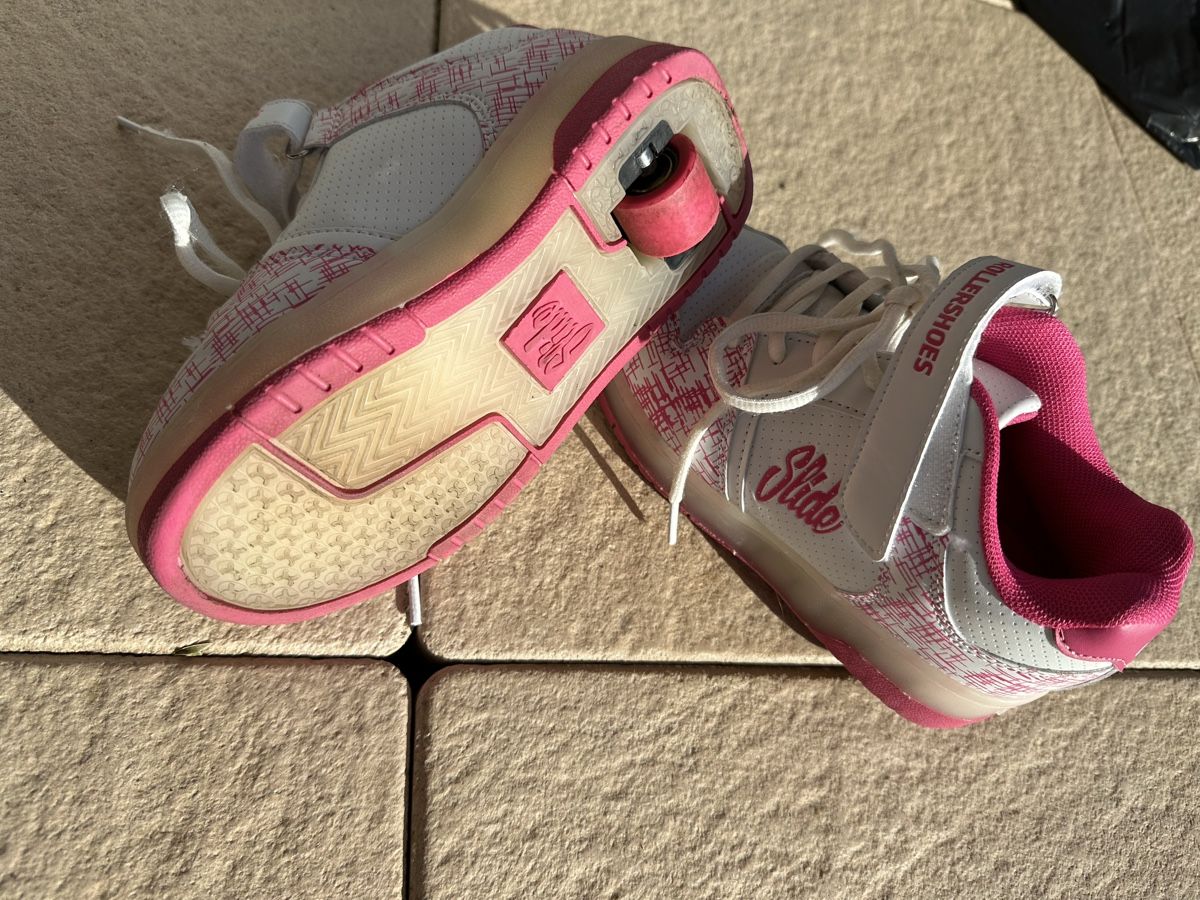Scarpe per ragazze: Chaussures avec roulette slide 31 – Usato da Marly venduto da Kouli 1