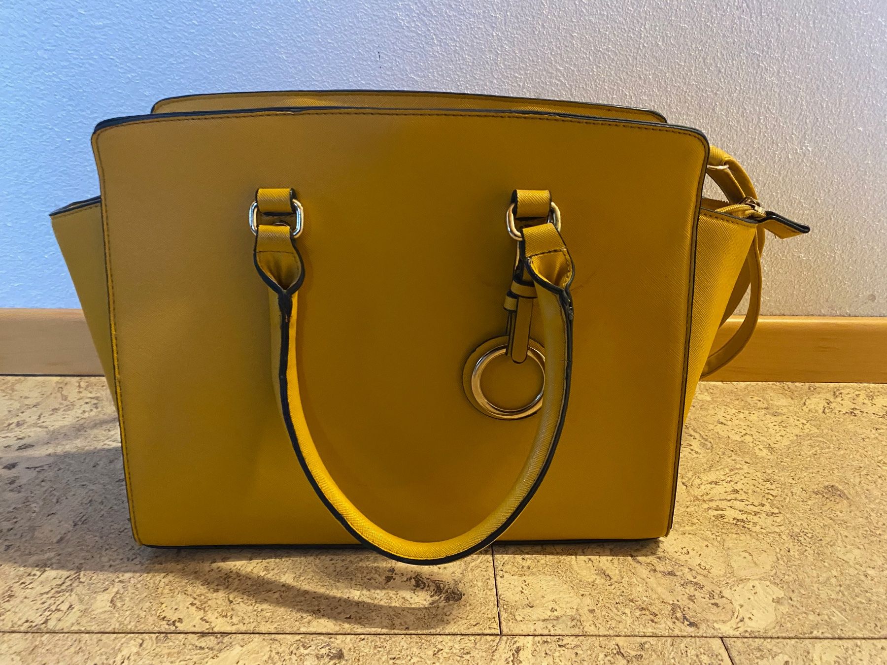 Taschen für Damen: Handtasche – Gebraucht aus Uttwil von Samu69