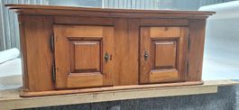 Hängeschrank für die Wand