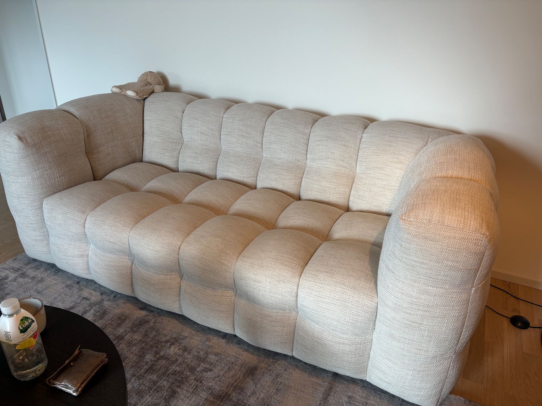 Divani: Beiges Sofa mit passendem Sitzpouf - Topzustand – Usato da Stäfa venduto da jam_msw9 2