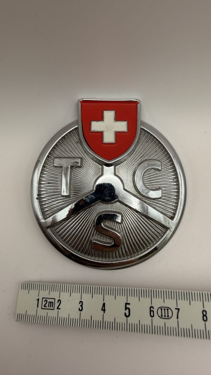 TCS Insegne: Emblem TCS mit Schweizer Kreuz Metall verchromt – Usato da Rotkreuz venduto da perlengott 1