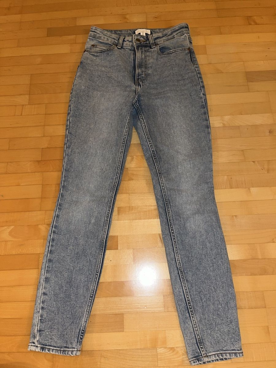 H&M Jeans: Momjeans H&M Grösse 36 – Gebraucht aus Mörschwil von Seegurke18